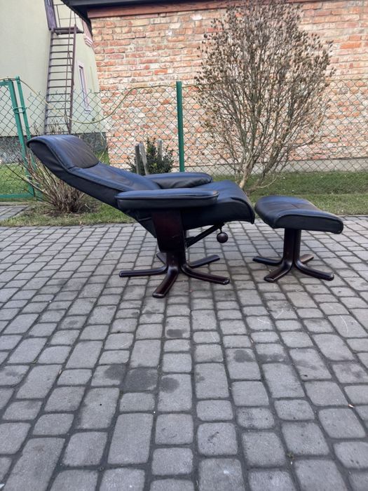 Крісло реклайнер з пуфом шкіряне (00136)