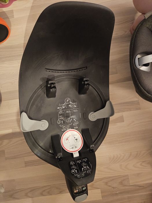 Nosidełko cybex z bazą obrotową