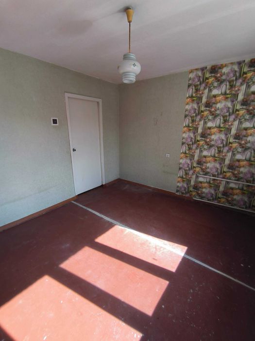 Продам квартиру в смт Чутове