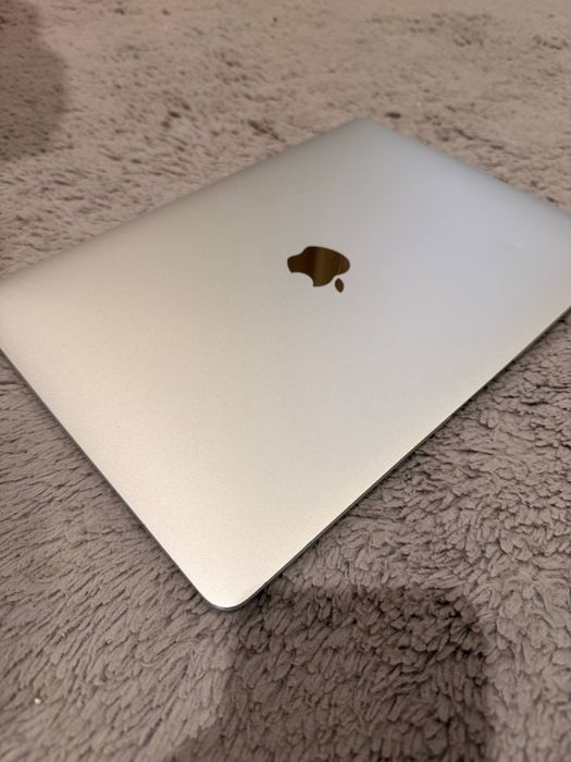 MacBook Air M1 (2020) 16GB / Apple M1 / Отличное состояние
