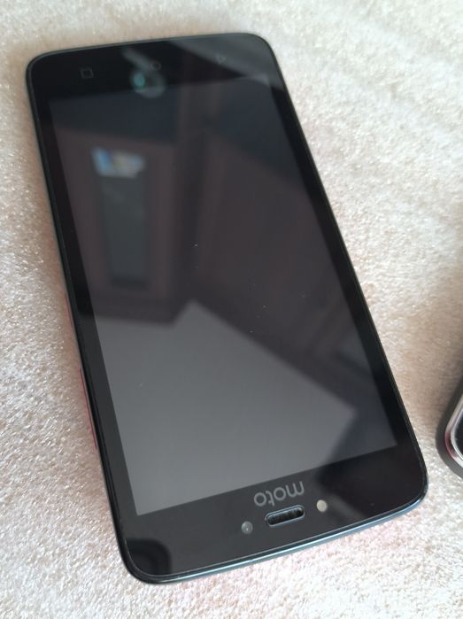 Смартфон Motorola C + мобільні телефони