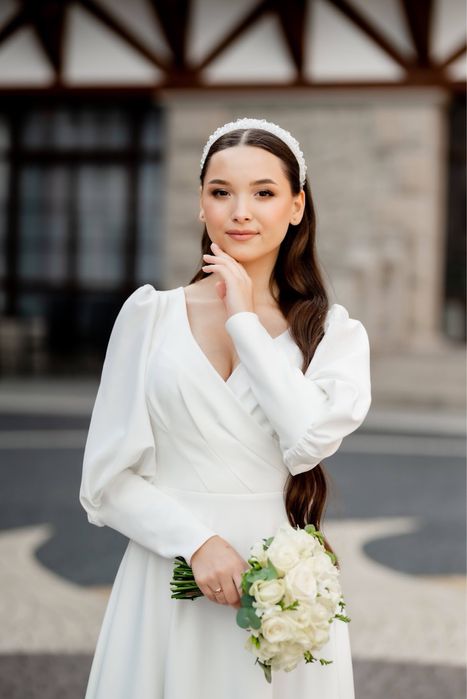 Весільна сукня.