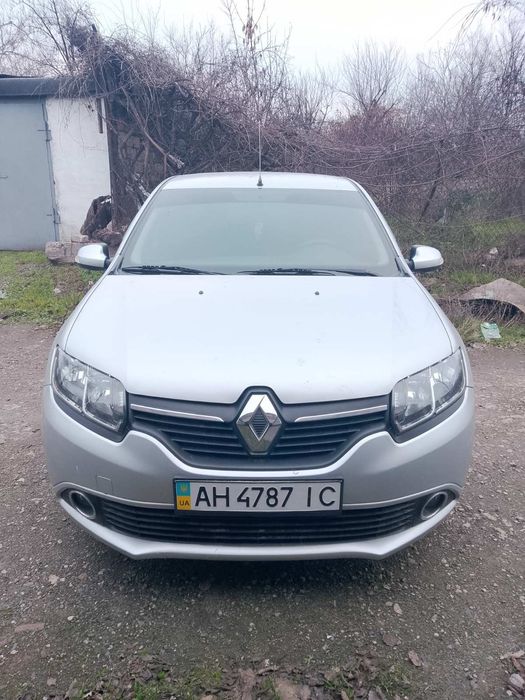 Рено Логан2013года