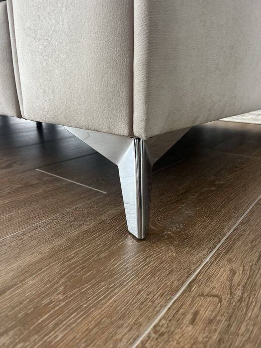 Sofá com chaise longue