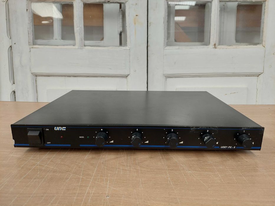 Pré-amplificador UDE PX-9 profissional 4 canais - Made in Spain
