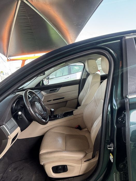 Jaguar XF 20d Prestige verde 2016