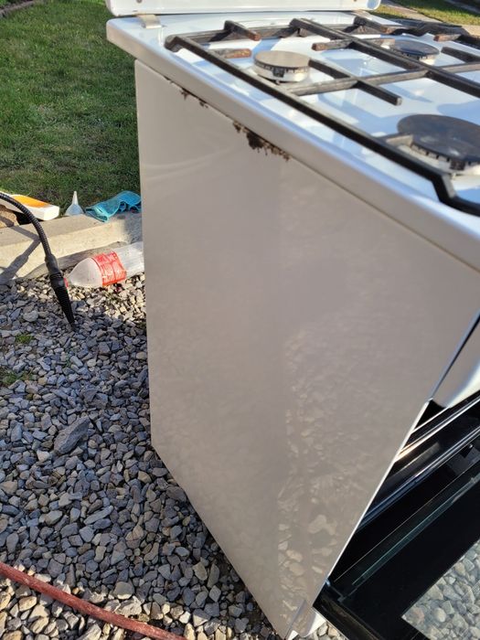 Продам газову плиту з електричною духовкою