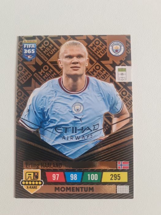 Panini 2023 karta piłkarska momentum haland
