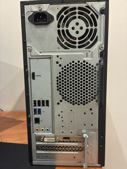 Pc para gaming  Acer nitro n50-600 com fones incluidos.
