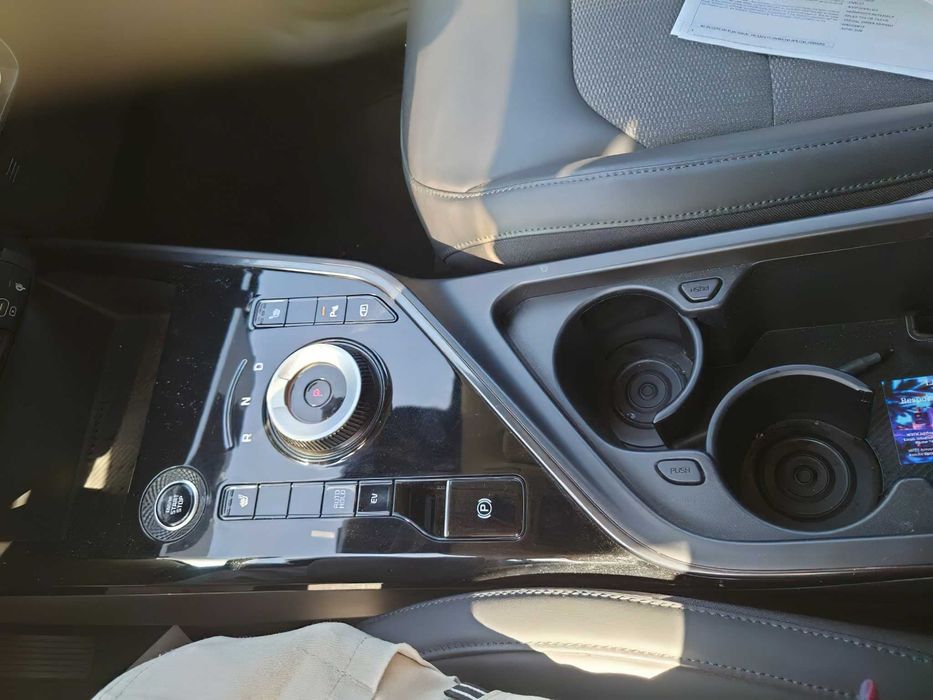 Kia Niro EX Hybrid      2023