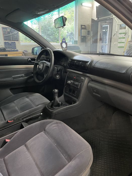 Audi A4B5 1.6 Газ/бензин