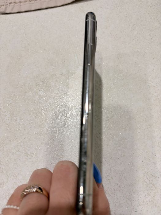 Продам айфон 11 про