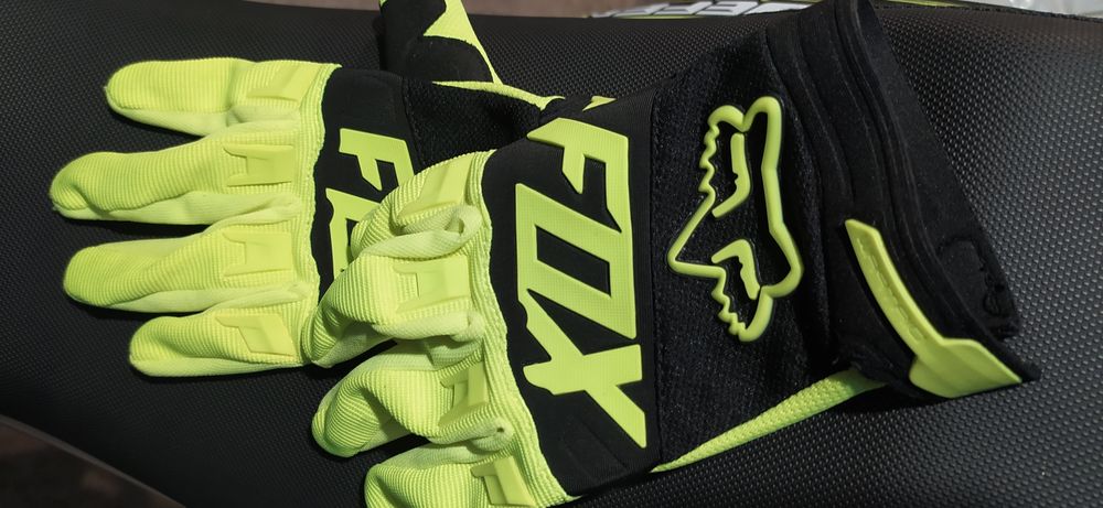 Продам моторукавиці фірми "FOX"