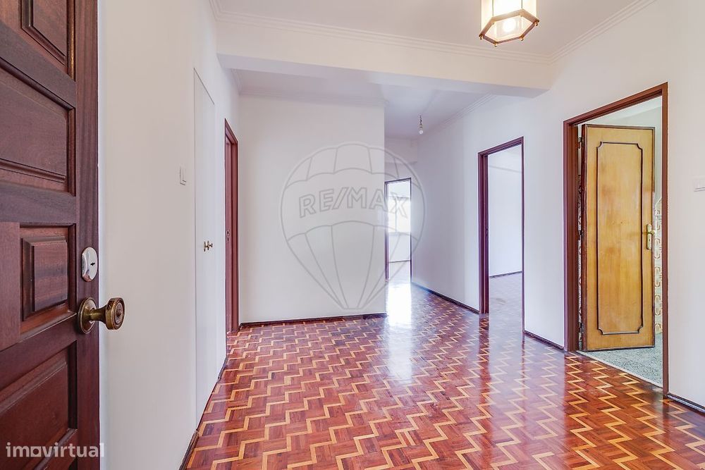 Apartamento T4 para arrendamento