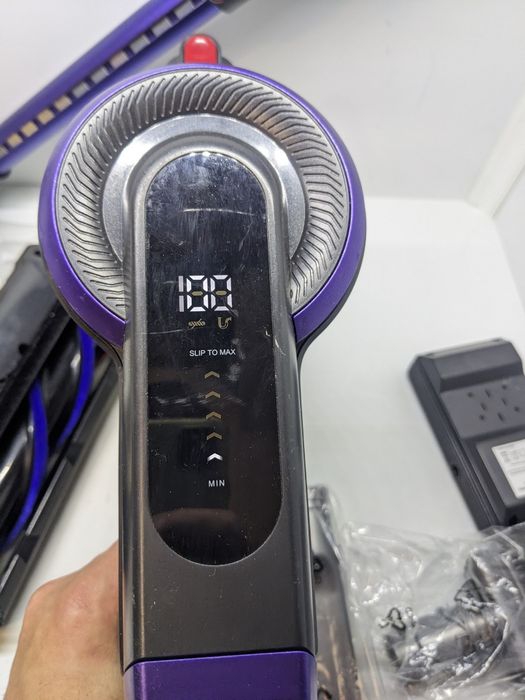 Аккумуляторный пылесос 400вт. Есть доп.акб