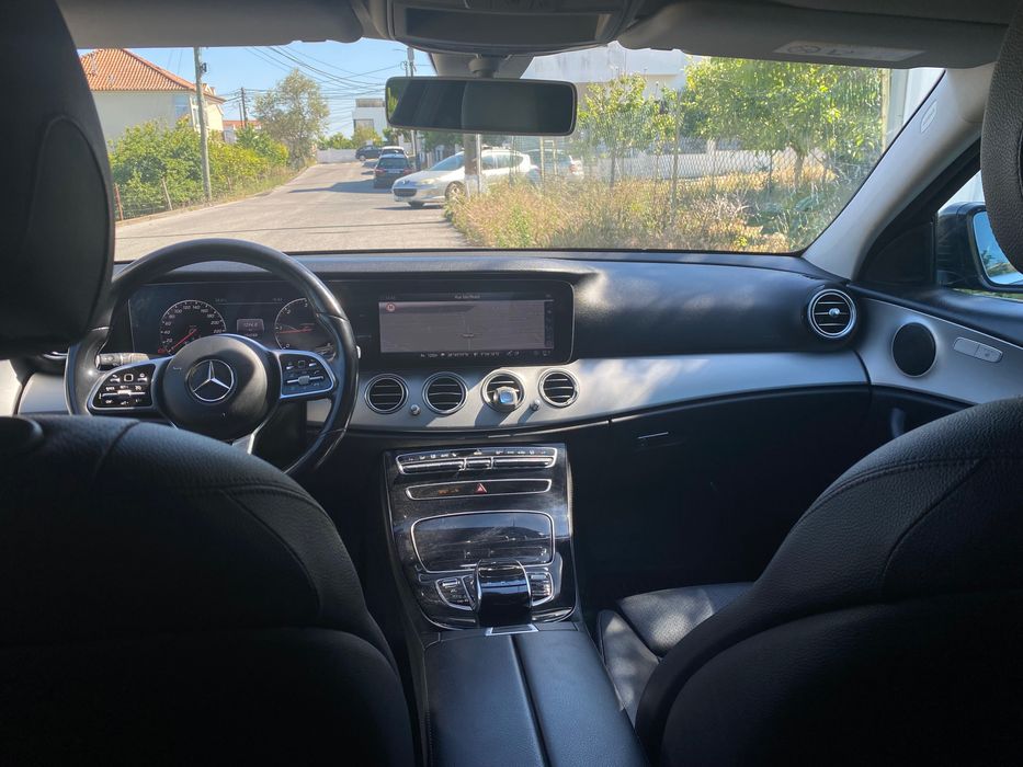 Veículo Mercedes E220