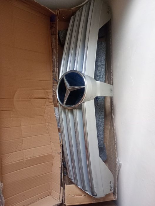 Grill przód Mercedes Benz CLS w219 Atrapa Zderzak Przedlift Wysyłka