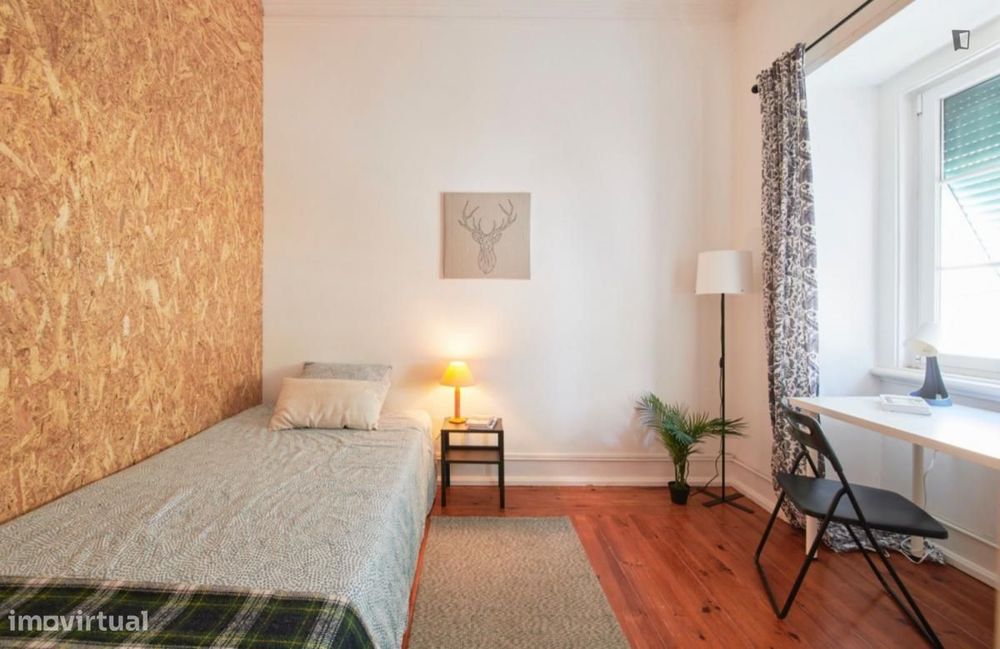 Quarto - localizado em Entrecampos Lisbon