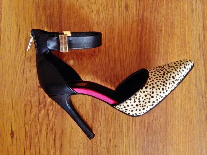 Atmosphere futrzane szpilki z paskiem na kostce 37/38