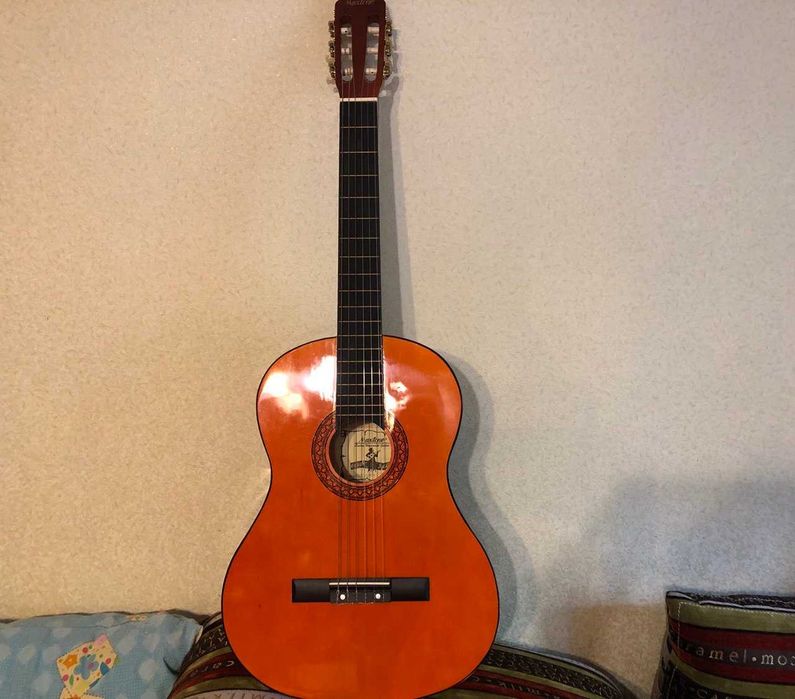 Классическая гитара Maxtone CGC - 390N