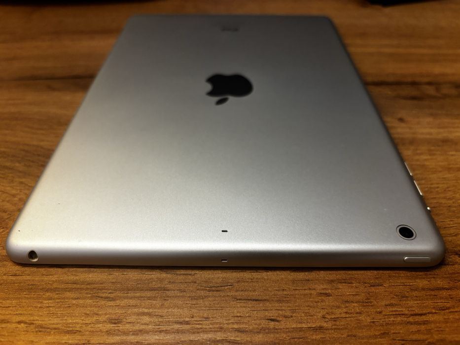 Apple iPad Air 32GB Wi-Fi (A1474) Srebrny - Stan BDB
