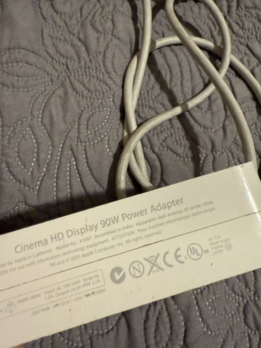 Apple cinema display A1081