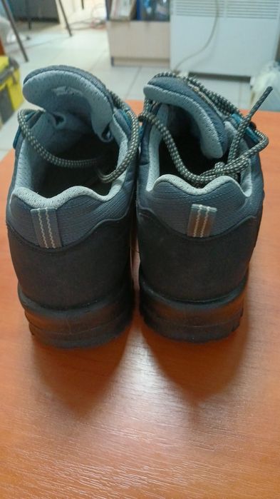 Продам кросовки  40 розмір