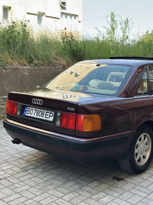 Продам Audi 100.