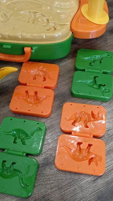 Zestaw Play doh ciastolina dinozaury