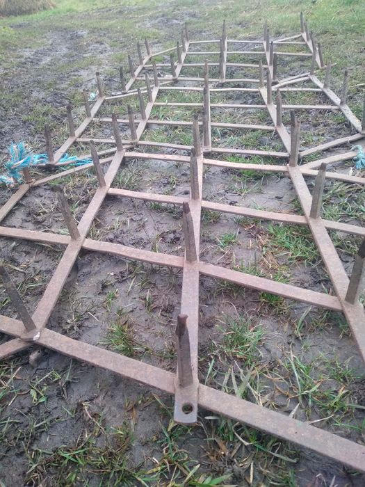 Продам 2 плуга кінних 1 підгортач кінний іі 3 борони