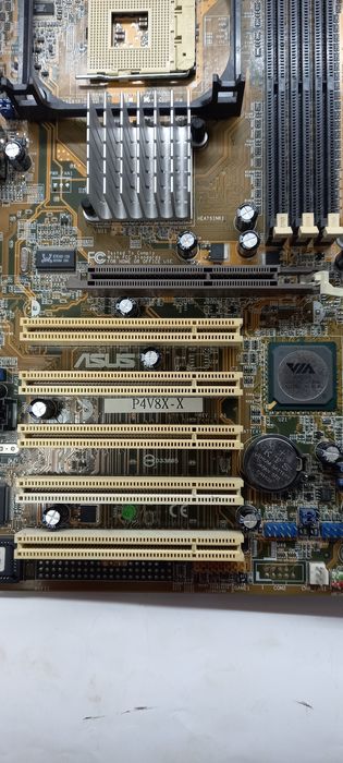 Материнська плата