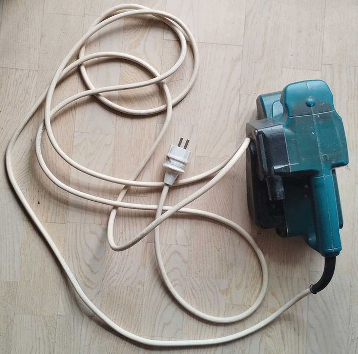 Ленточная шлифмашина MAKITA 9911