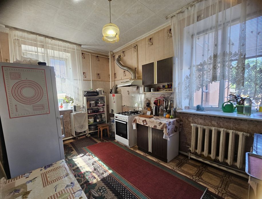 Продаж 2-х будинків по  вул.Локомотивна/120м2/ меблі техніка