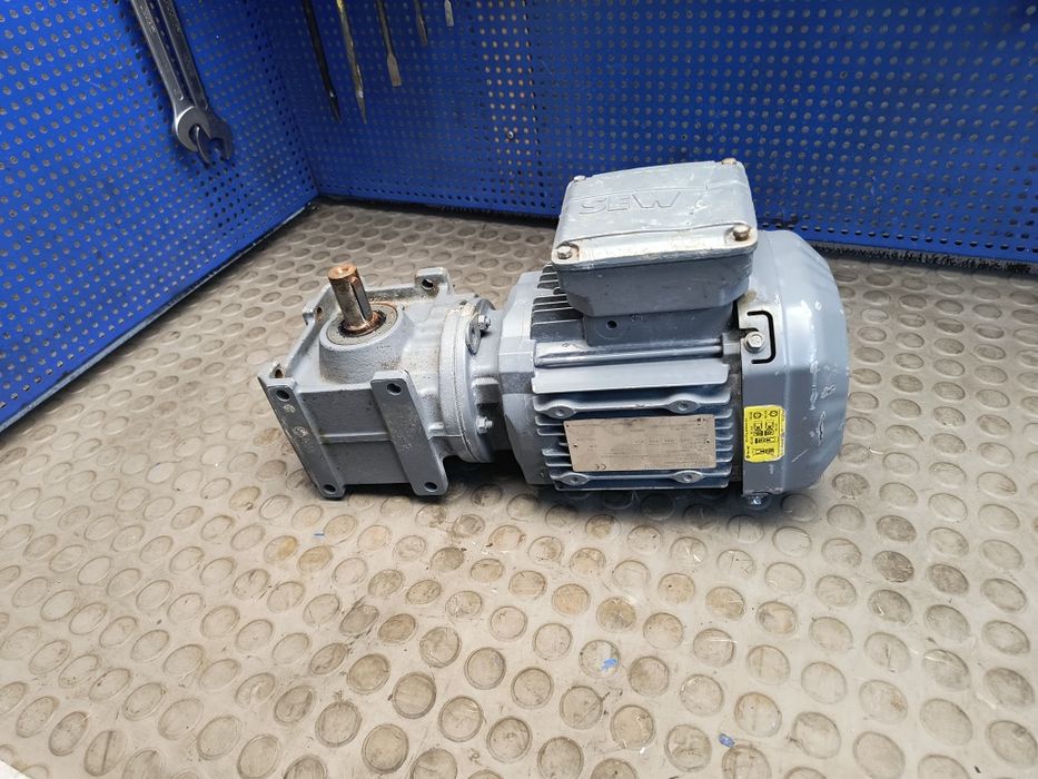 Przekładnia  53/min 0,37kW  reduktor motoreduktor SEW przekładnia mieszalnik