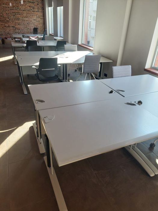 Biurka stoły biurowe Meble biurowe