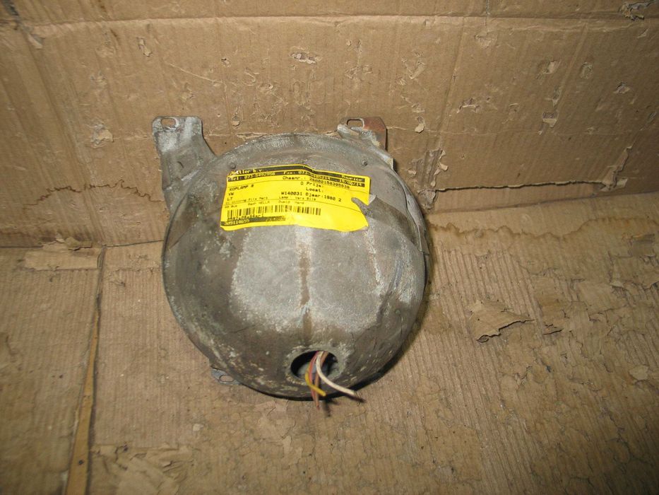 lampa przod reflektor kosz vw lt 1 I 75-86r. oryginal hella