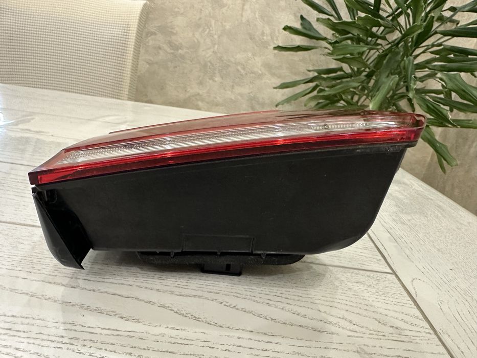 Продам задний стоп в крышку багажника vw Atlas 2021г