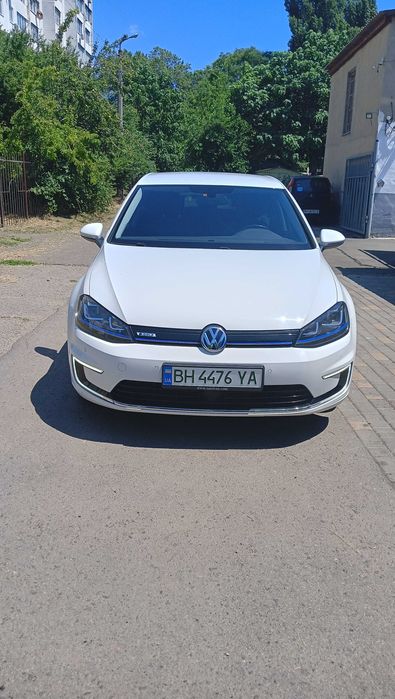 VW E-Golf 2014\15