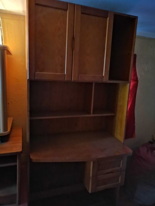 Conjunto de móveis em cerejeira