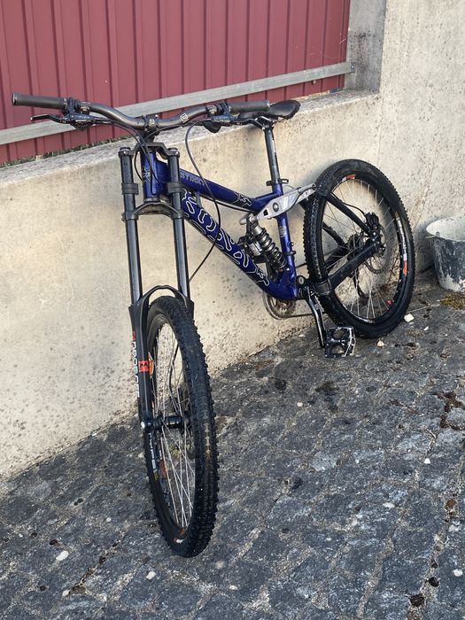 Vendo bicicleta de downhill