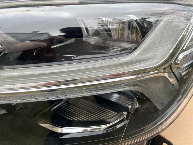 otica frontal ESQ volvo XC40 . fase 1 . FULL LED