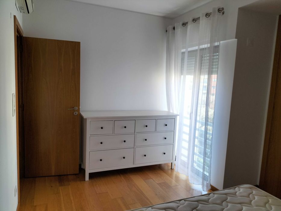 T1 - Disponível 1 Abril