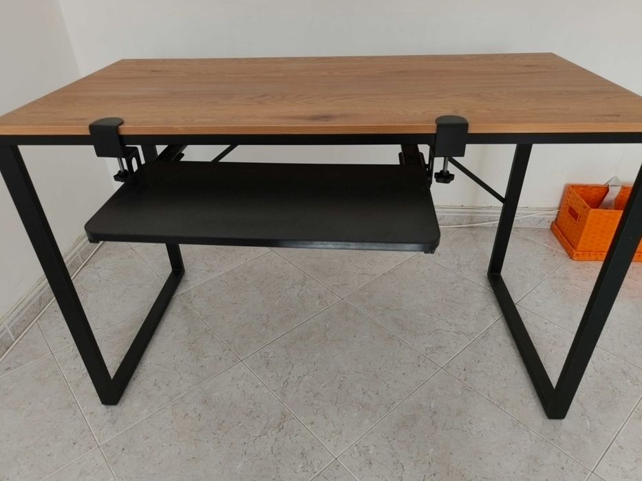 Secretária Talbot melamina 120 x 60 cm mais bandeja para teclado e mouse 52 x 25 cm