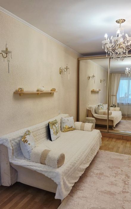 Продам 1-кім квартиру з ремонтом на Черемушках! (3-374-537)