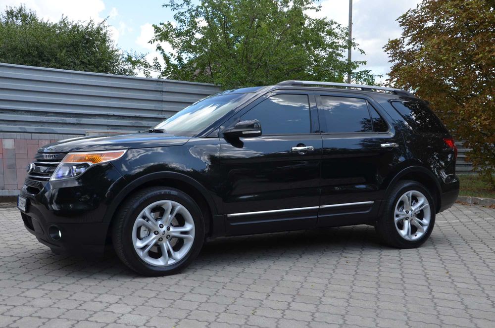 Продам FORD EXPLORER 2013 года выпуска