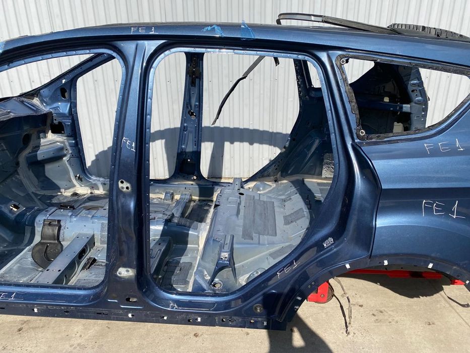 Кузов Четверть Передня Ліва Четверть Передня Права Четверть