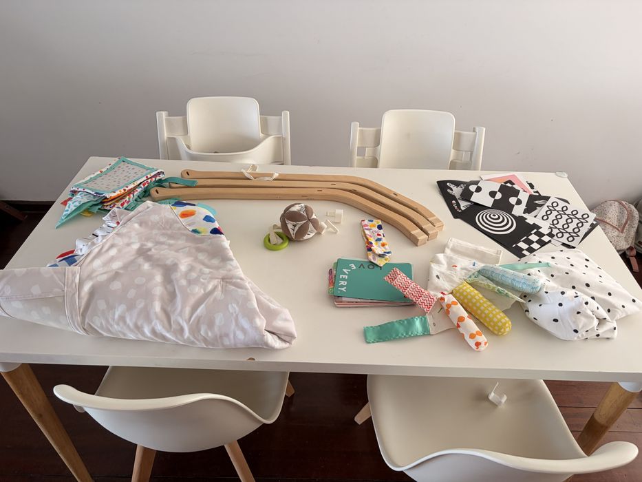 Ginásio para bebé Lovevery Play Gym + sensory strands