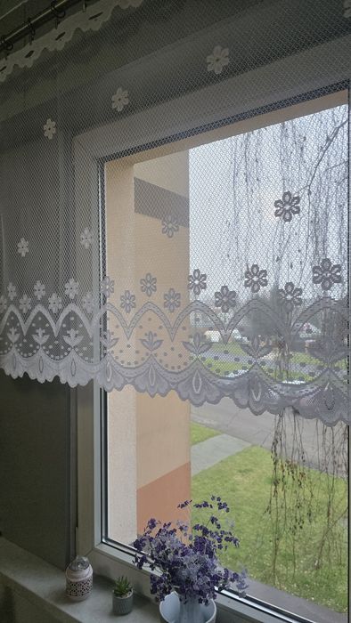 Sprzedam śliczną białą firankę