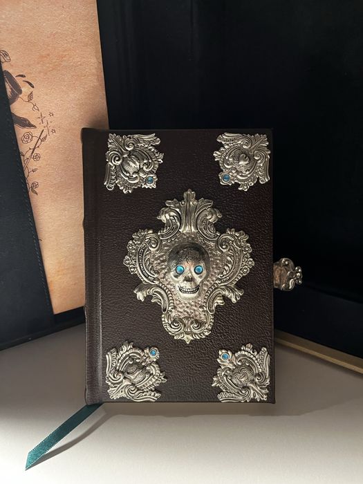 Sprzedam kolekcjonerska książkę  J.K. Rowling