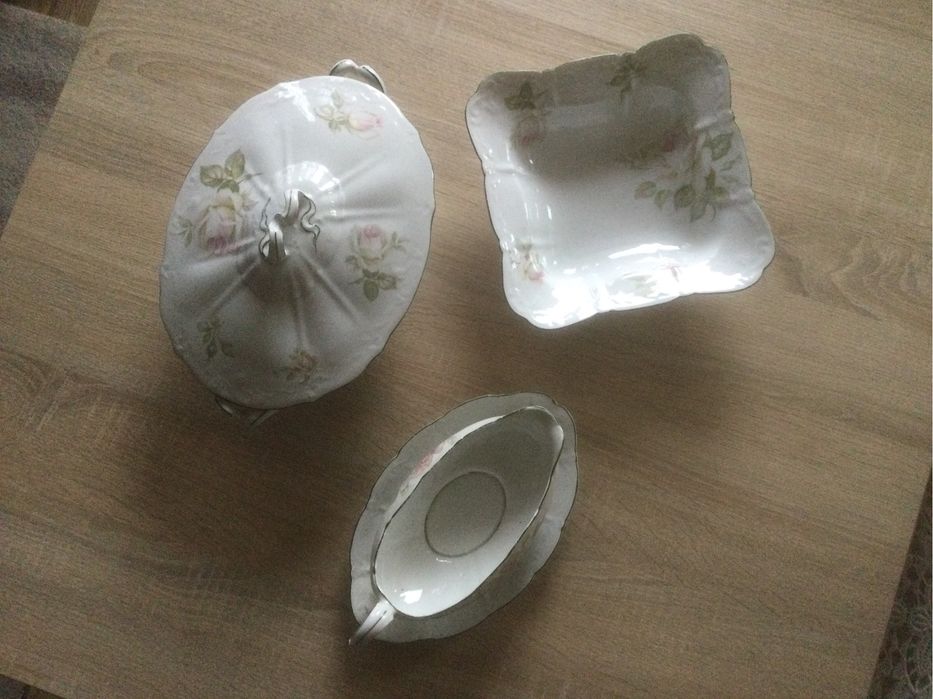 Zestaw antyk - waza , salaterka , sosjerka.